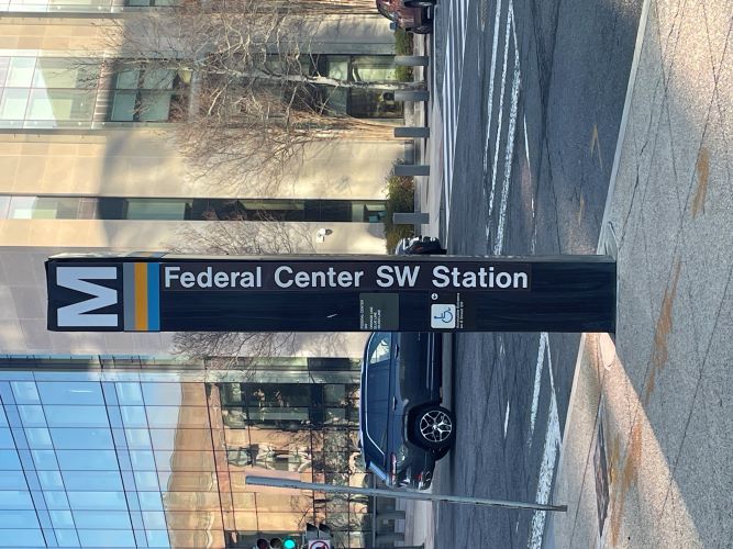Federal Center Metro Station