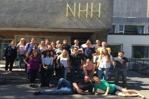 AU Students in front of NHH. Credit: Siri Terjesen