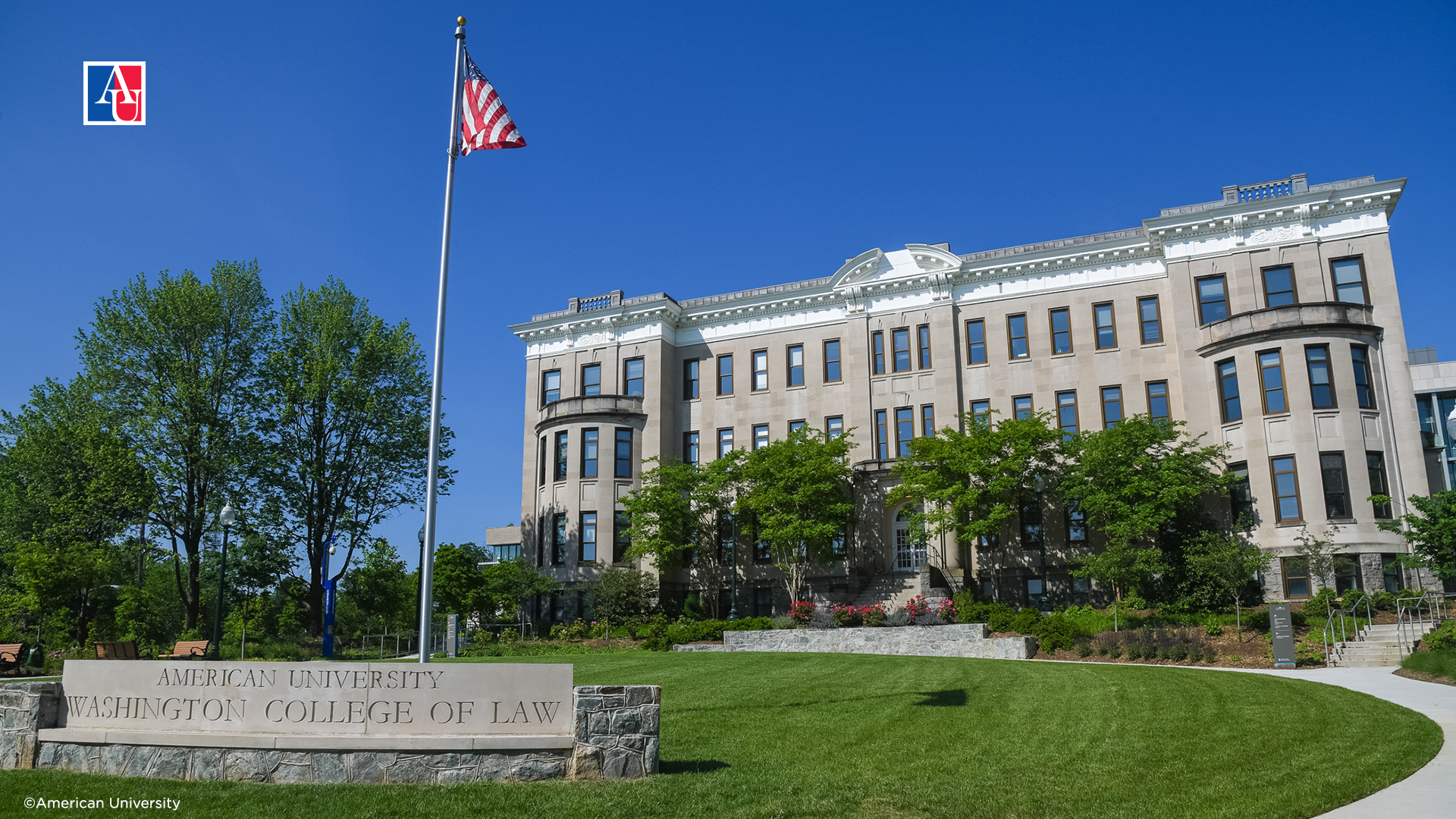 America university. American University Washington. Вашингтонский университет Flag. Колледж Вашингтона. Колледжи и университеты Америки.