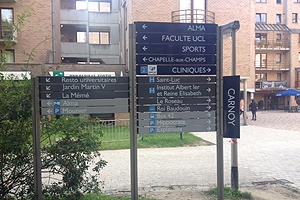 Campus sign outside of the Brussels Center.