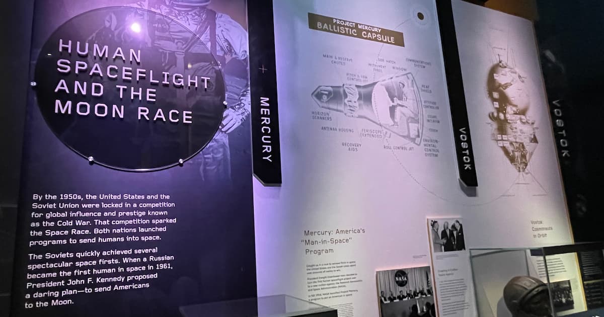 Display on human spaceflight working toward a moon landing.