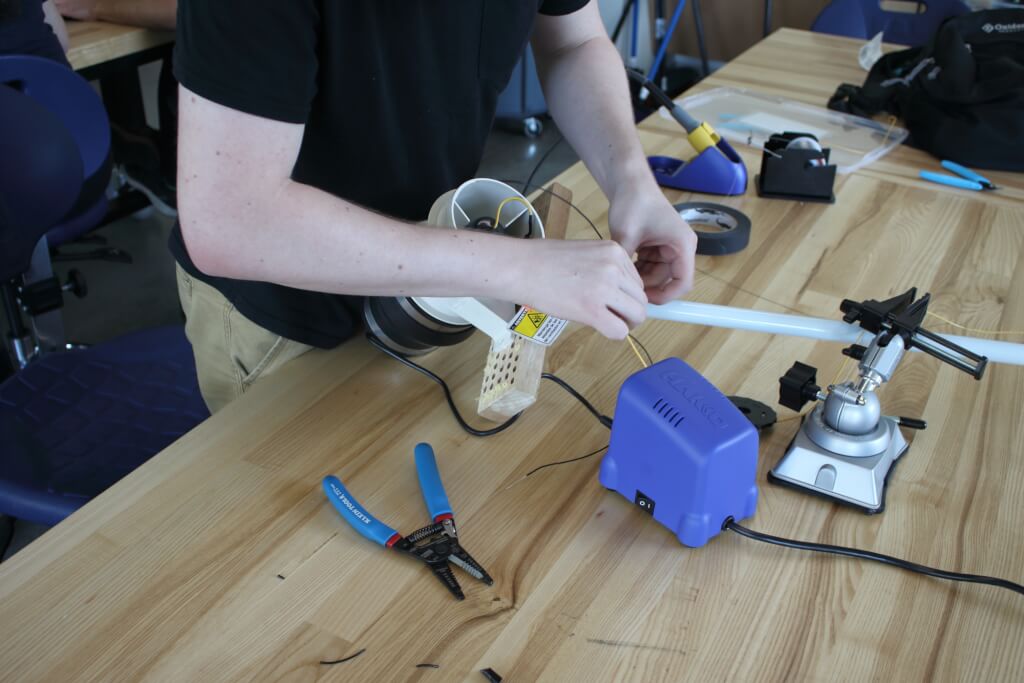 Soldering wiring of mosquito aspirator