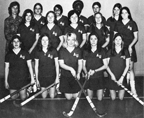 Barb Reimann stands with the 1973 AU field hockey team for a photo