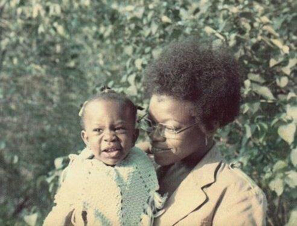 Joy Thomas Moore with daughter Nikki, 1972