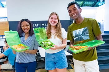 AU students show off reusable takeout containers in TDR