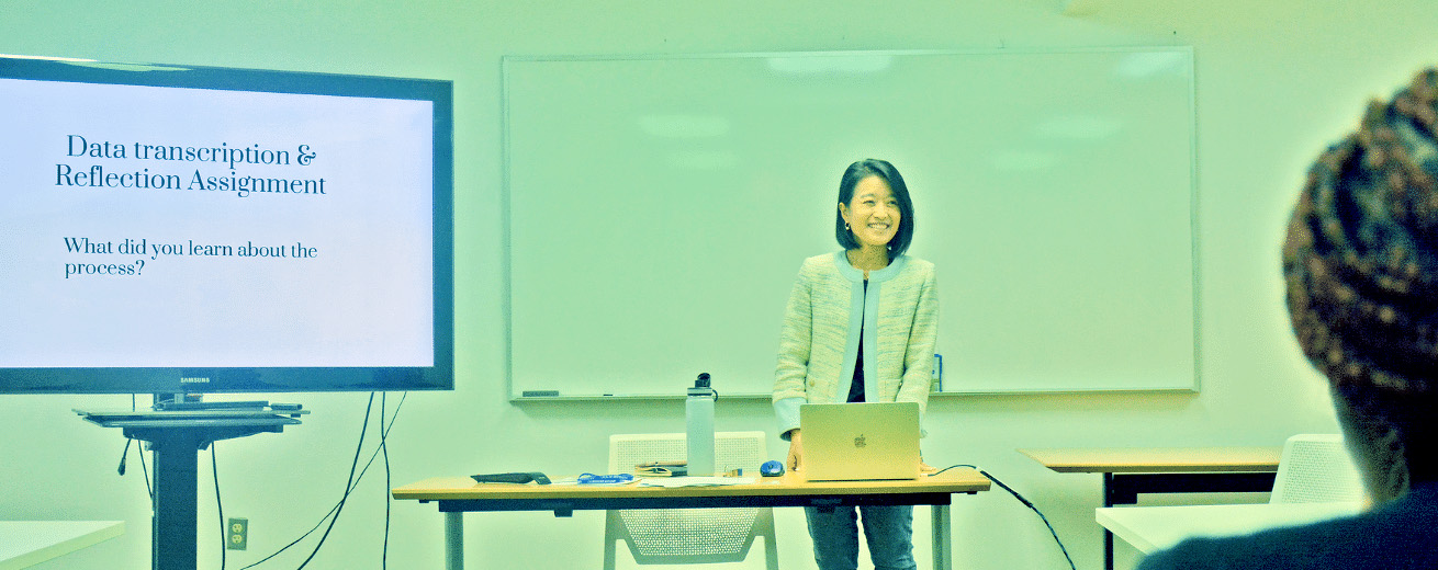 Dr. Jisun Jeong Teaches Course