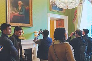 students tour the white house